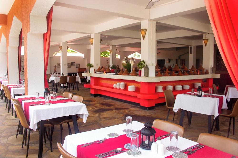 Paradise Beach Resort — Restaurant & bars in Uroa, Zanzibar South