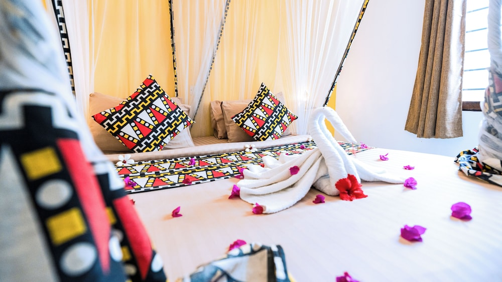 Paradise Beach Resort — Hotel rooms in Uroa, Zanzibar South