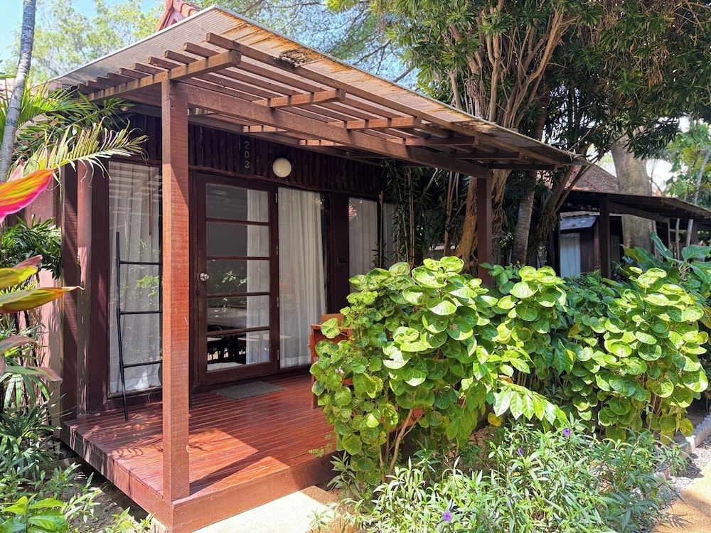 Samui Paradise Chaweng Beach Resort & Spa — Hotel building in Bo Phut, Surat Thani