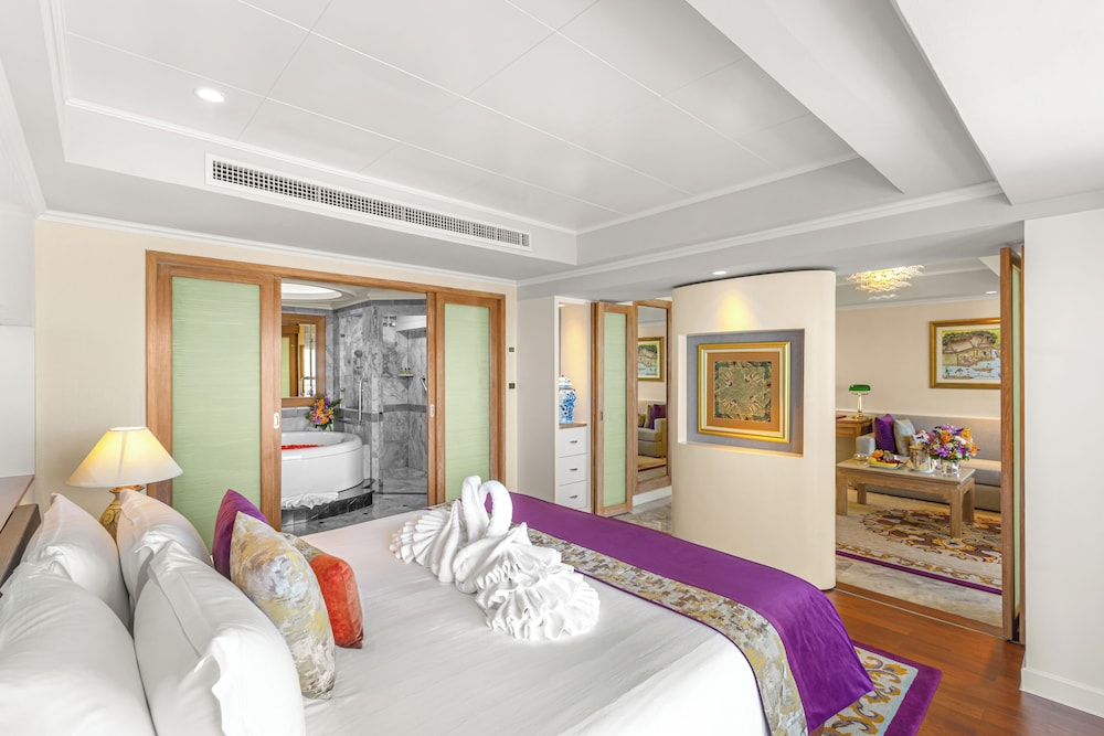 Royal Wing Suites & Spa Pattaya — Hotel rooms in Pattaya, Chonburi