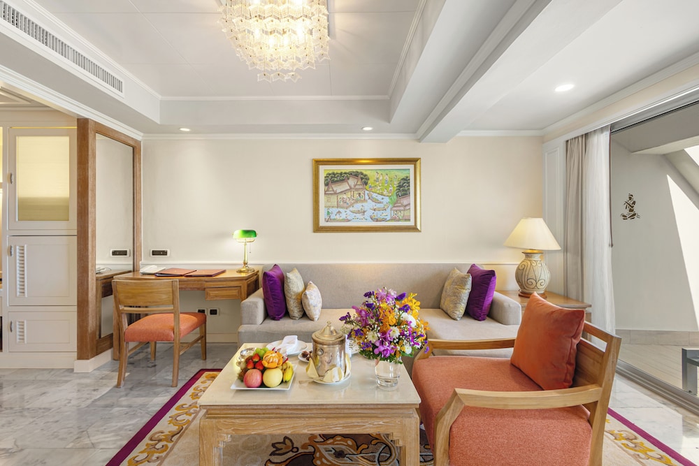 Royal Wing Suites & Spa Pattaya — Hotel rooms in Pattaya, Chonburi