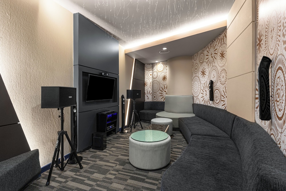 Royal Wing Suites & Spa Pattaya — Hotel rooms in Pattaya, Chonburi