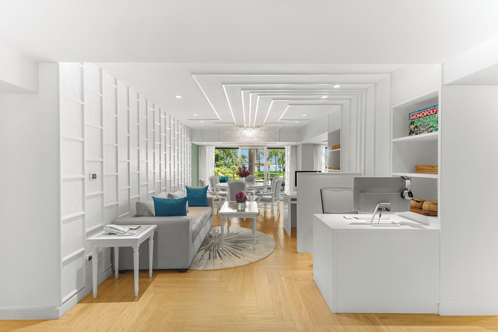 Royal Wing Suites & Spa Pattaya — Hotel rooms in Pattaya, Chonburi