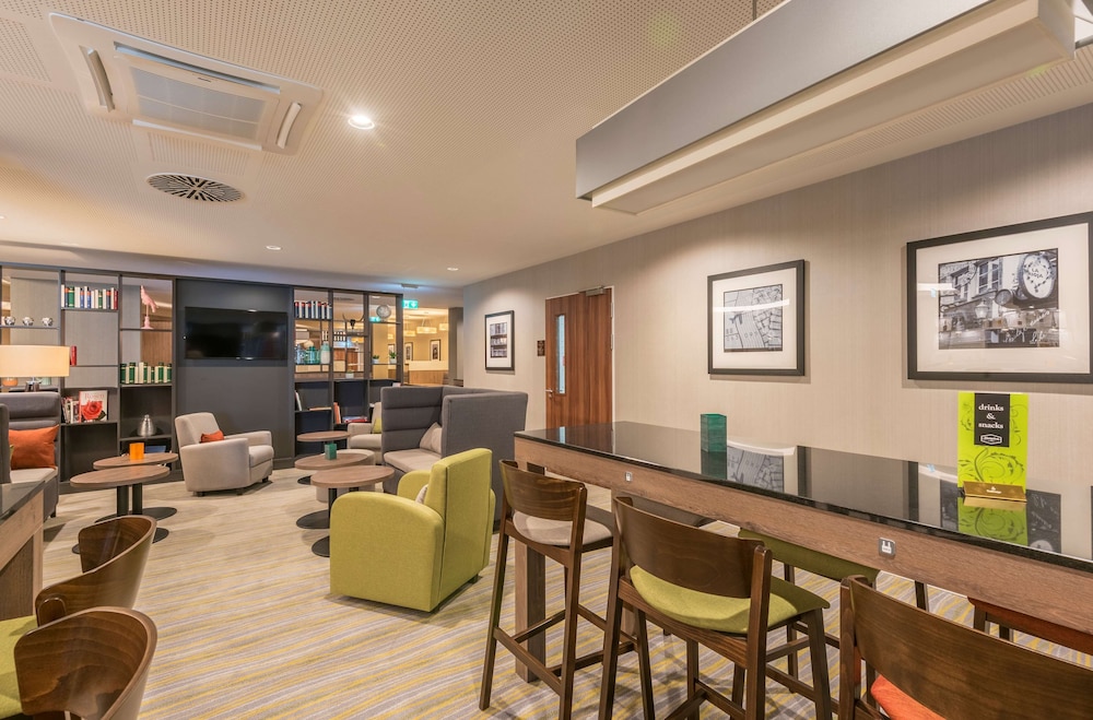 Hampton by Hilton Munich City West — Restaurant & bars in Munich, Bavaria