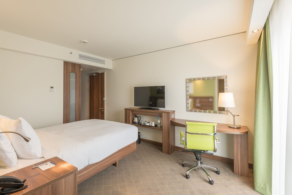 Hampton by Hilton Munich City West — Hotel rooms in Munich, Bavaria