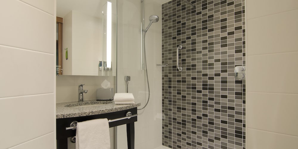 Hampton by Hilton Munich City West — Hotel rooms in Munich, Bavaria