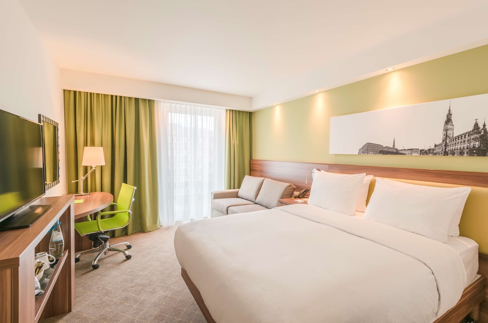 Hampton by Hilton Munich City West — Hotel rooms in Munich, Bavaria