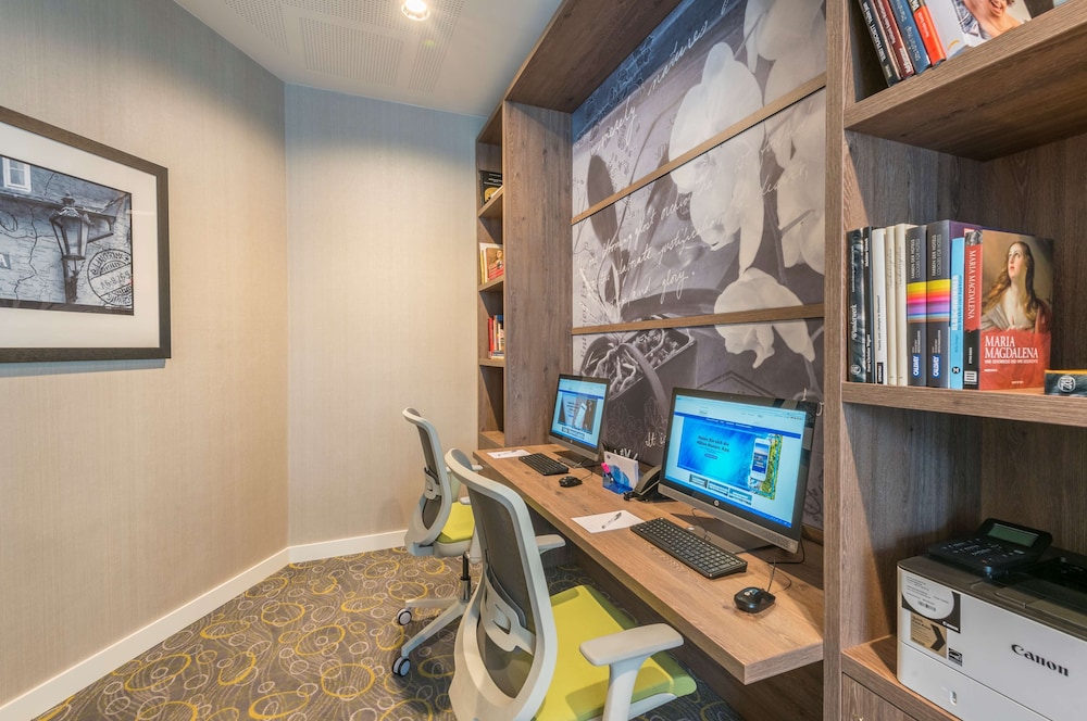 Hampton by Hilton Munich City West — Hotel building in Munich, Bavaria