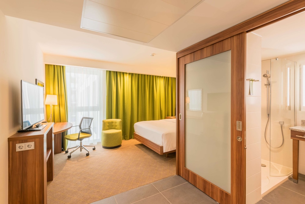 Hampton by Hilton Munich City West — Hotel rooms in Munich, Bavaria