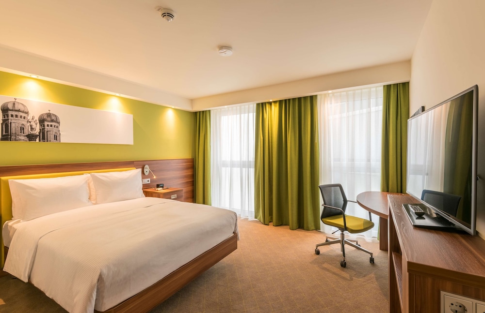 Hampton by Hilton Munich City West — Hotel rooms in Munich, Bavaria