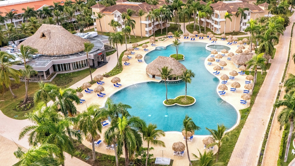 Bahia Principe Explore Punta Cana - Hyatt Inclusive Collection - All Inclusive - Renovated 2026 — Swimming pool in Bavaro, La Altagracia