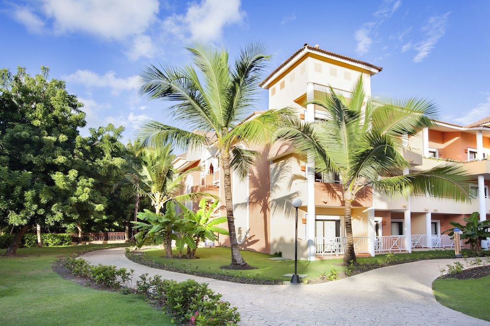 Bahia Principe Explore Punta Cana - Hyatt Inclusive Collection - All Inclusive - Renovated 2026 — Hotel building in Bavaro, La Altagracia