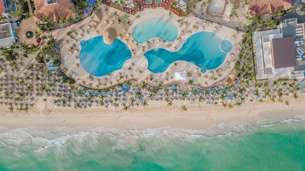 Bahia Principe Explore Punta Cana - Hyatt Inclusive Collection - All Inclusive - Renovated 2026 — Swimming pool in Bavaro, La Altagracia