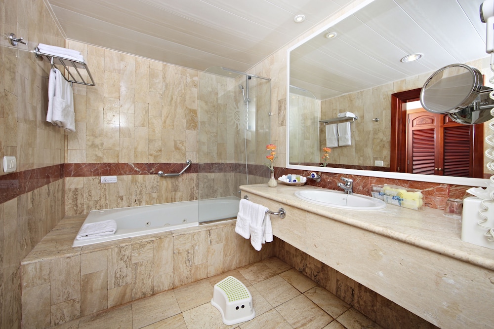 Bahia Principe Explore Punta Cana - Hyatt Inclusive Collection - All Inclusive - Renovated 2026 — Hotel rooms in Bavaro, La Altagracia