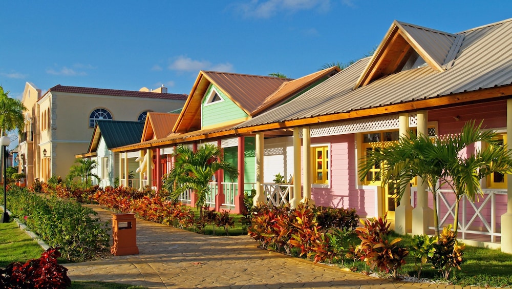 Bahia Principe Explore Punta Cana - Hyatt Inclusive Collection - All Inclusive - Renovated 2026 — Hotel building in Bavaro, La Altagracia