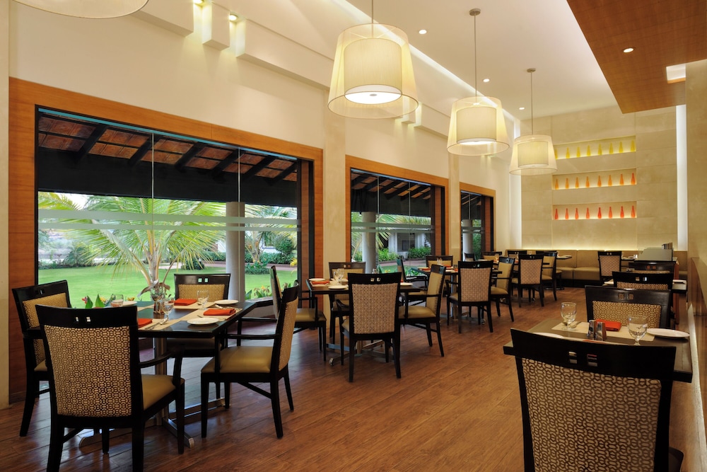 DoubleTree by Hilton Hotel Goa - Arpora - Baga — Restaurant & bars in Arpora, Goa