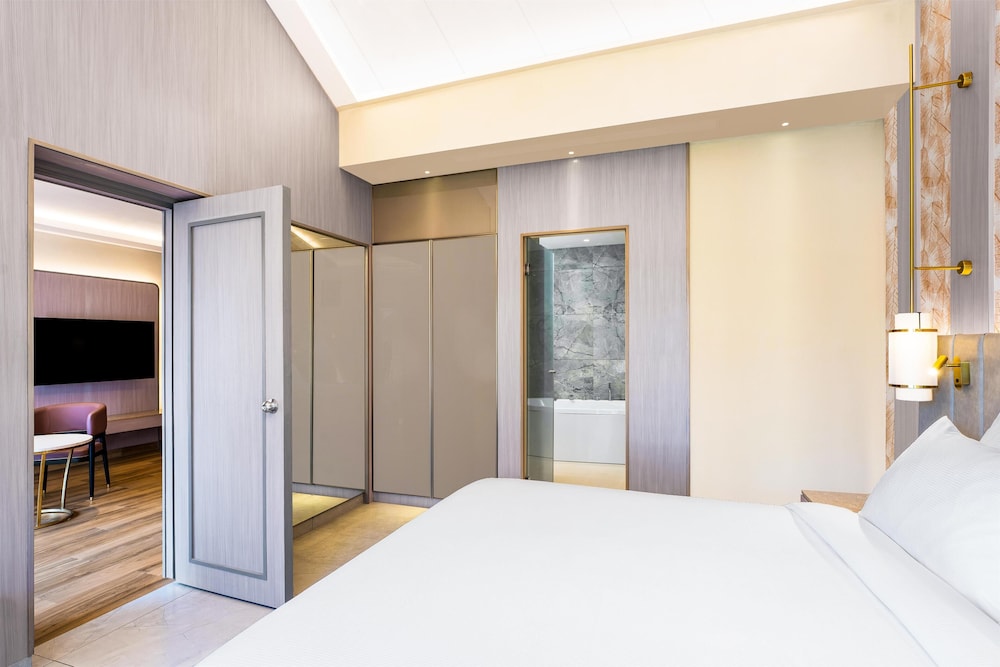 DoubleTree by Hilton Hotel Goa - Arpora - Baga — Hotel rooms in Arpora, Goa
