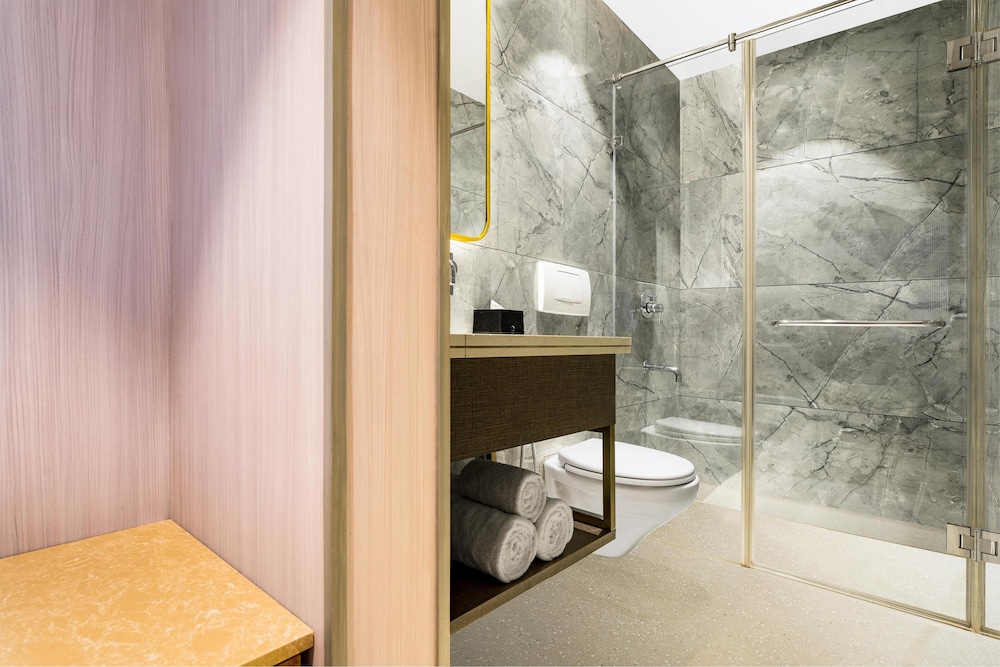 DoubleTree by Hilton Hotel Goa - Arpora - Baga — Hotel rooms in Arpora, Goa