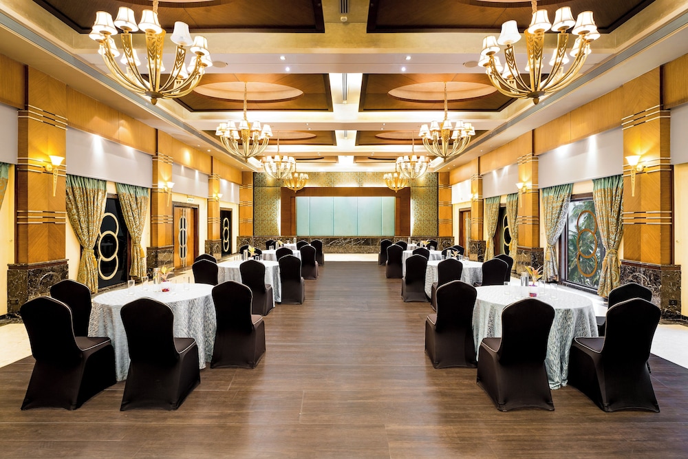 DoubleTree by Hilton Hotel Goa - Arpora - Baga — Restaurant & bars in Arpora, Goa