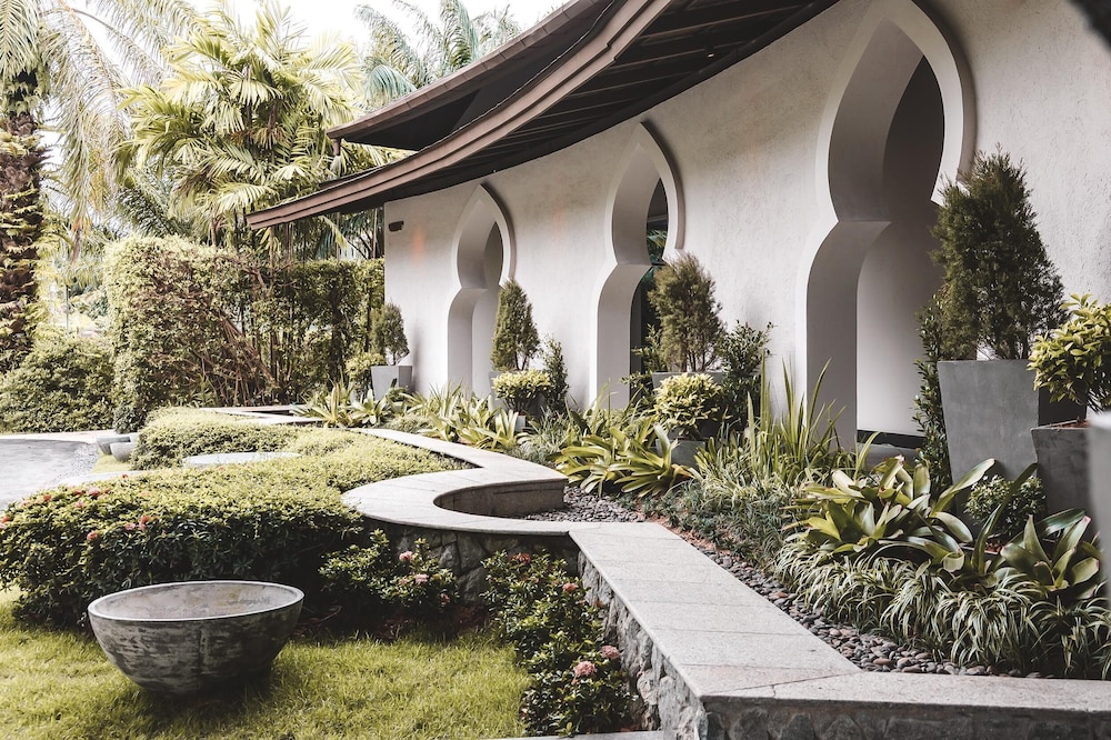 ananea Beyond Khaolak — Hotel building in Khuekkhak, Phang Nga
