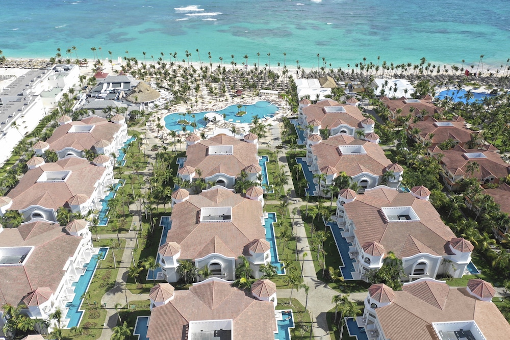 Bahia Principe Escape Ambar - Hyatt Inclusive Collection - Adults Only - All Inclusive — Hotel building in Bavaro, La Altagracia