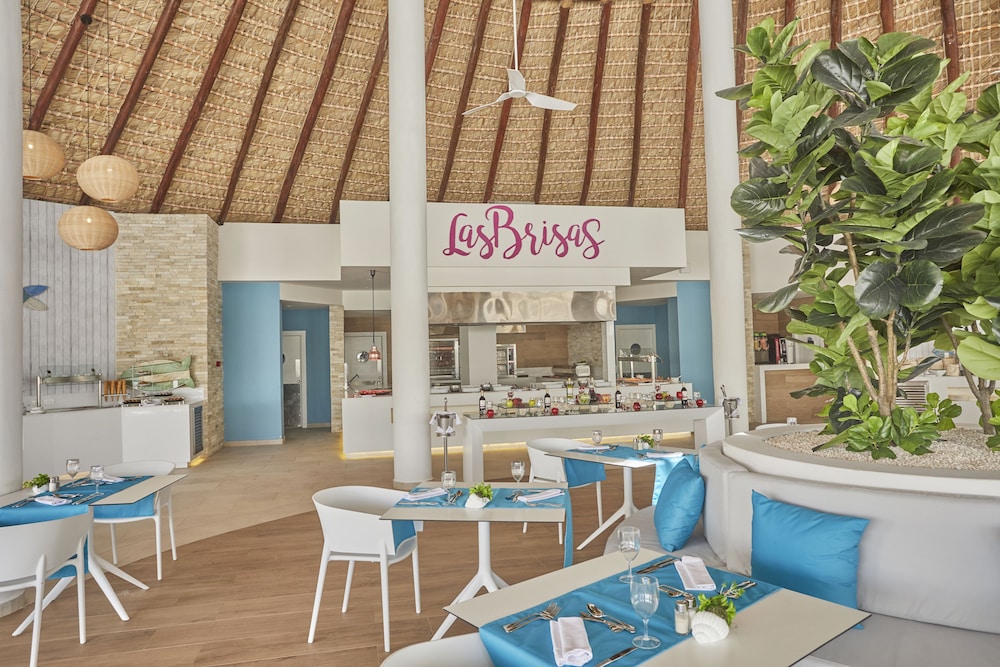 Bahia Principe Escape Ambar - Hyatt Inclusive Collection - Adults Only - All Inclusive — Restaurant & bars in Bavaro, La Altagracia