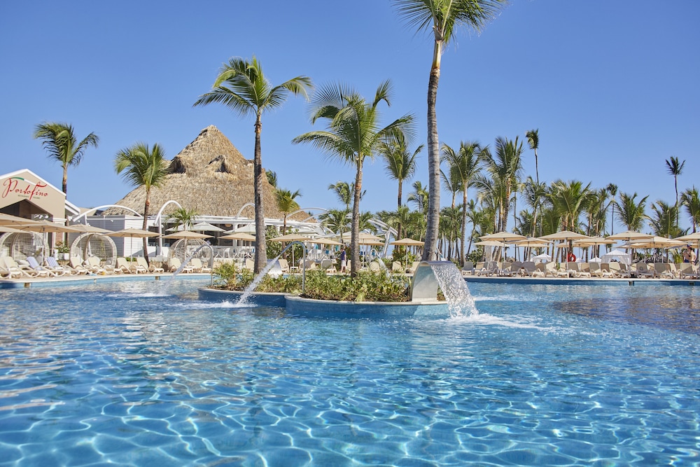 Bahia Principe Escape Ambar - Hyatt Inclusive Collection - Adults Only - All Inclusive — Swimming pool in Bavaro, La Altagracia