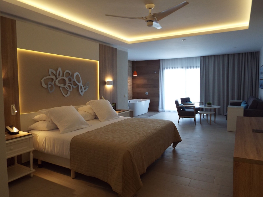 Bahia Principe Escape Ambar - Hyatt Inclusive Collection - Adults Only - All Inclusive — Hotel rooms in Bavaro, La Altagracia