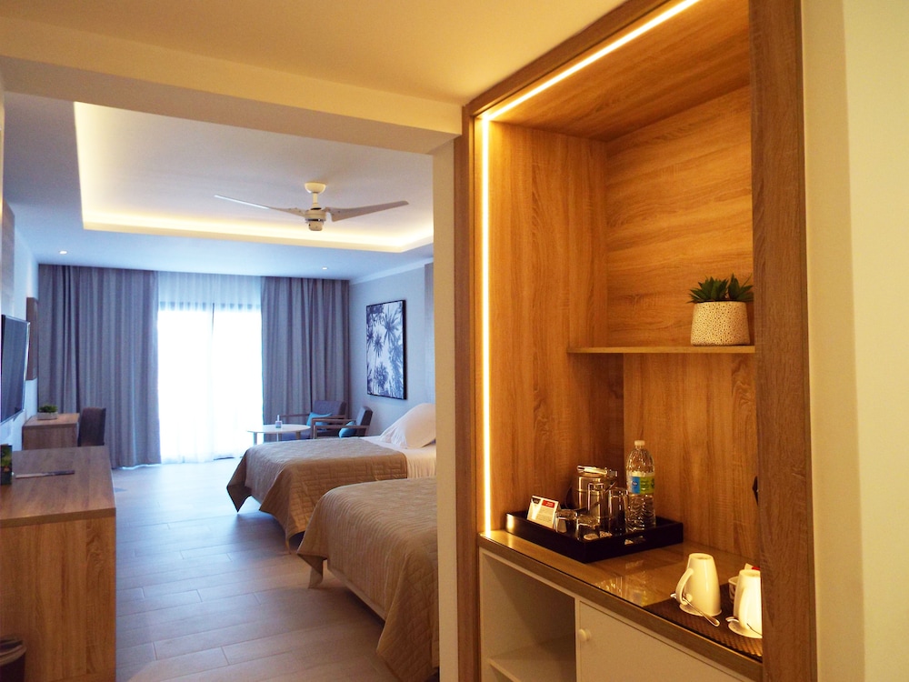 Bahia Principe Escape Ambar - Hyatt Inclusive Collection - Adults Only - All Inclusive — Hotel rooms in Bavaro, La Altagracia