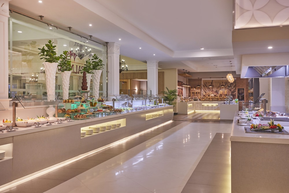 Bahia Principe Escape Ambar - Hyatt Inclusive Collection - Adults Only - All Inclusive — Restaurant & bars in Bavaro, La Altagracia