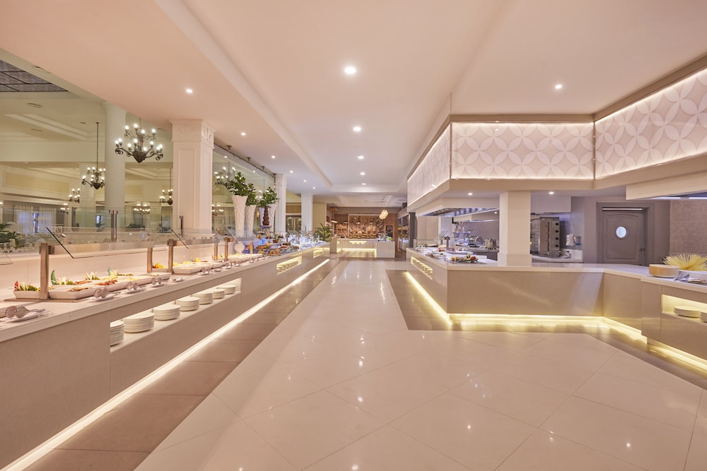 Bahia Principe Escape Ambar - Hyatt Inclusive Collection - Adults Only - All Inclusive — Restaurant & bars in Bavaro, La Altagracia