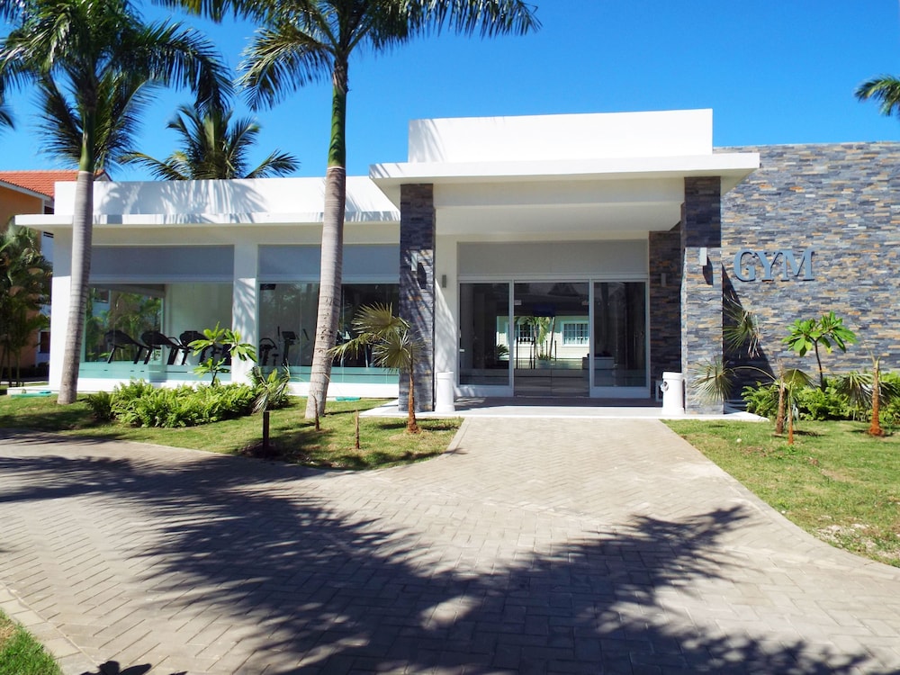 Bahia Principe Escape Ambar - Hyatt Inclusive Collection - Adults Only - All Inclusive — Hotel building in Bavaro, La Altagracia