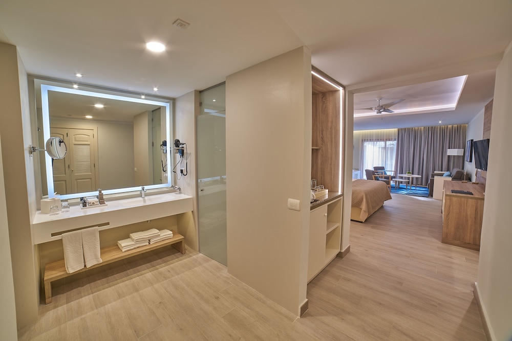 Bahia Principe Escape Ambar - Hyatt Inclusive Collection - Adults Only - All Inclusive — Hotel rooms in Bavaro, La Altagracia