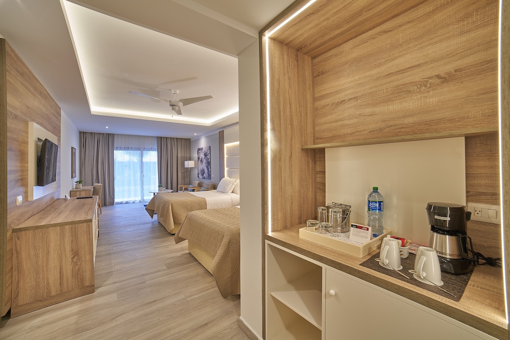 Bahia Principe Escape Ambar - Hyatt Inclusive Collection - Adults Only - All Inclusive — Hotel rooms in Bavaro, La Altagracia