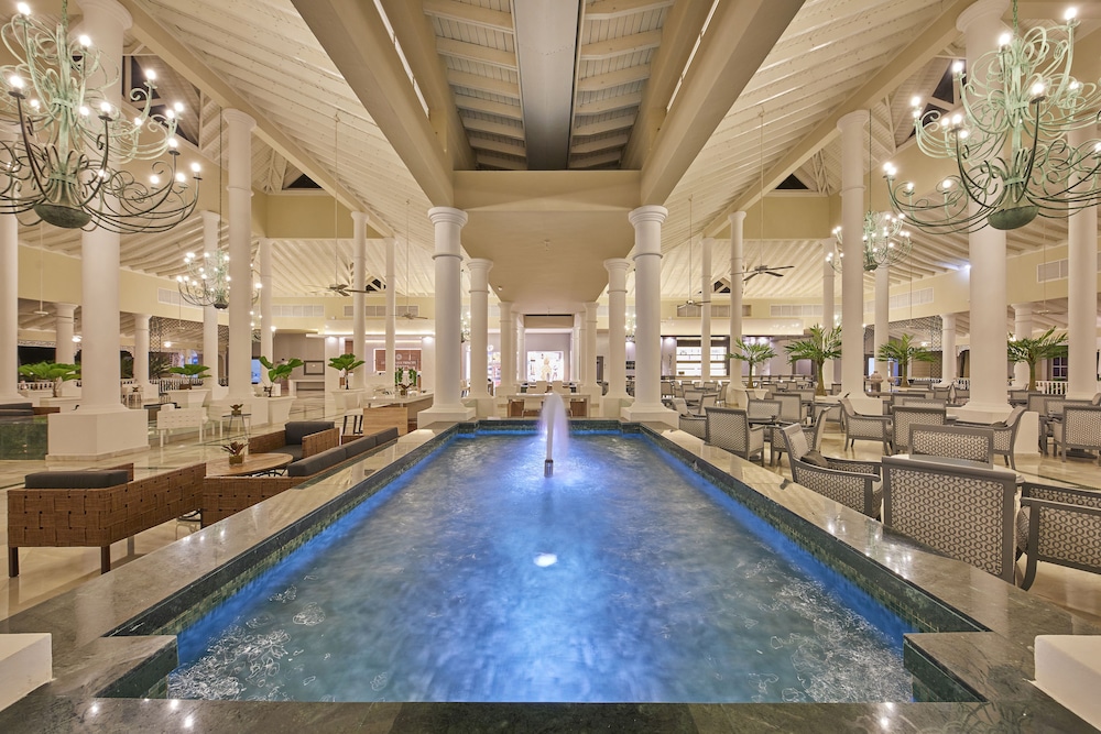 Bahia Principe Escape Ambar - Hyatt Inclusive Collection - Adults Only - All Inclusive — Swimming pool in Bavaro, La Altagracia