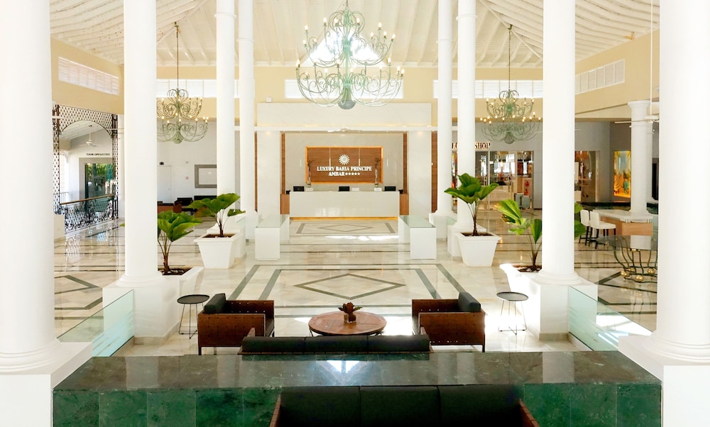 Bahia Principe Escape Ambar - Hyatt Inclusive Collection - Adults Only - All Inclusive — Hotel building in Bavaro, La Altagracia