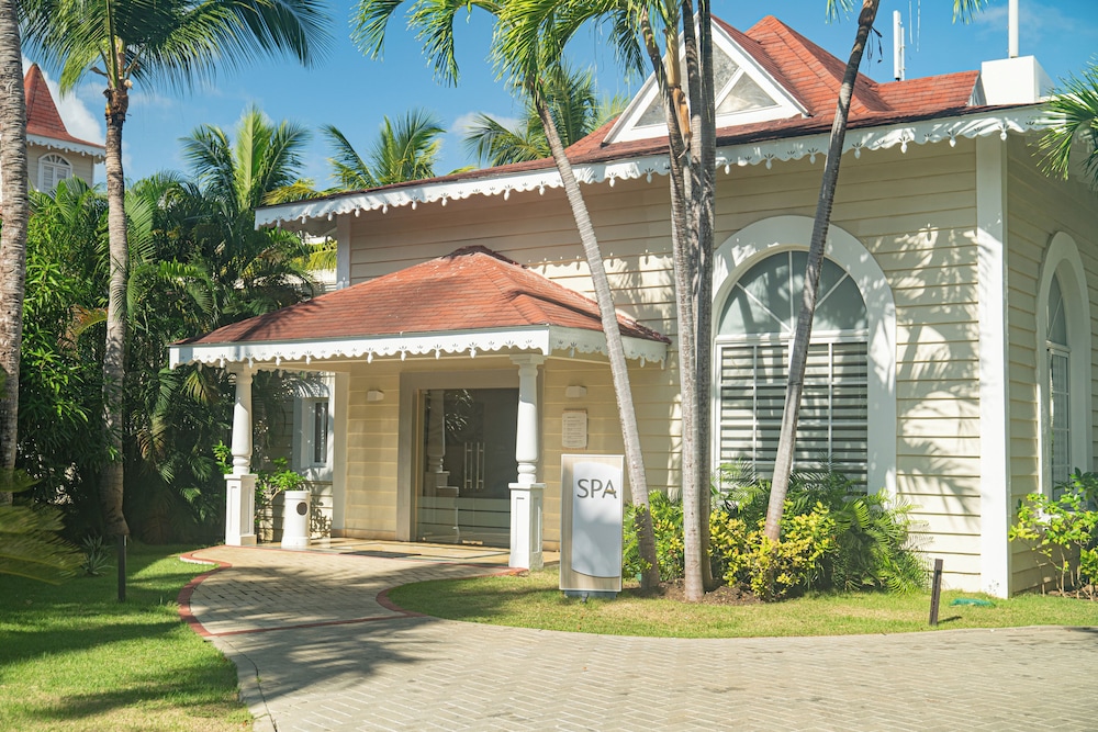 Bahia Principe Escape Ambar - Hyatt Inclusive Collection - Adults Only - All Inclusive — Hotel building in Bavaro, La Altagracia