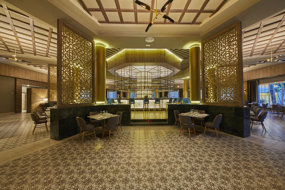 Bahia Principe Escape Ambar - Hyatt Inclusive Collection - Adults Only - All Inclusive — Restaurant & bars in Bavaro, La Altagracia