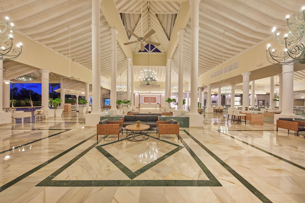 Bahia Principe Escape Ambar - Hyatt Inclusive Collection - Adults Only - All Inclusive — Hotel building in Bavaro, La Altagracia