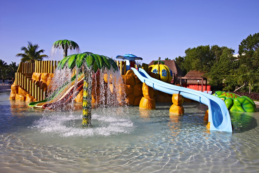 Bahia Principe Explore Coba - Hyatt Inclusive Collection - All Inclusive — Swimming pool in Akumal, Quintana Roo