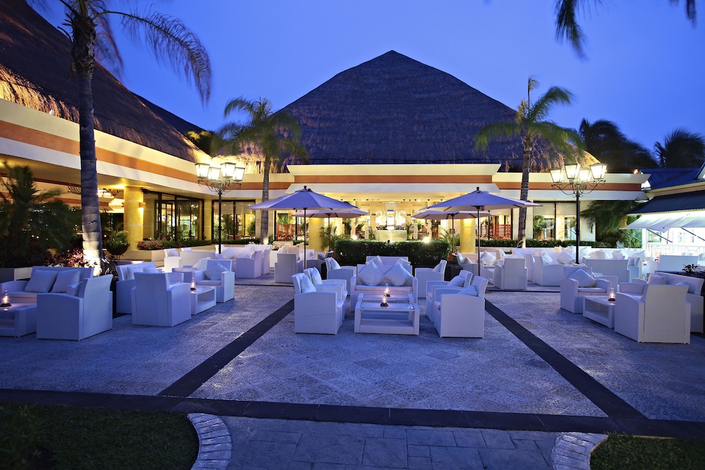 Bahia Principe Explore Coba - Hyatt Inclusive Collection - All Inclusive — Hotel building in Akumal, Quintana Roo