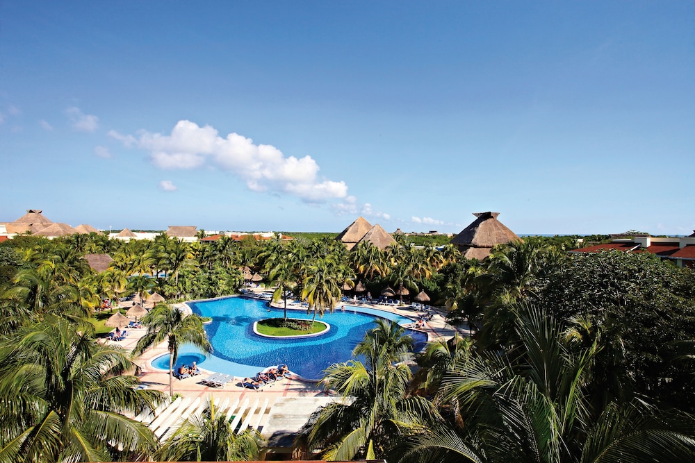 Bahia Principe Explore Coba - Hyatt Inclusive Collection - All Inclusive — Swimming pool in Akumal, Quintana Roo