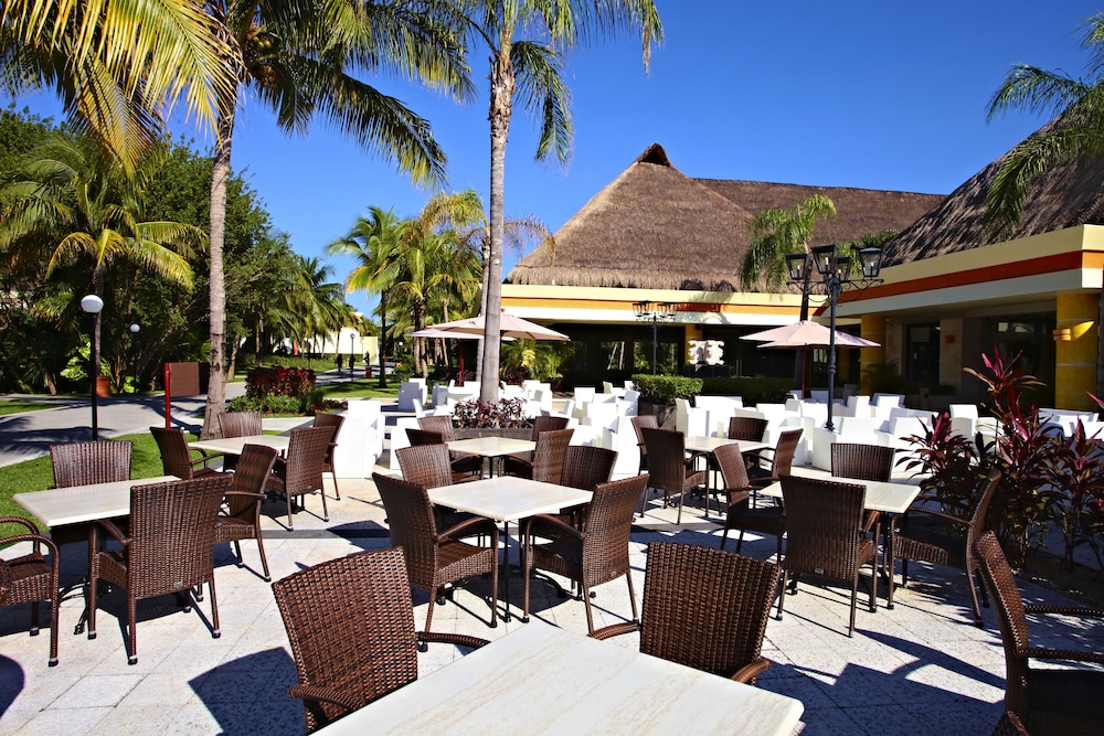 Bahia Principe Explore Coba - Hyatt Inclusive Collection - All Inclusive — Restaurant & bars in Akumal, Quintana Roo