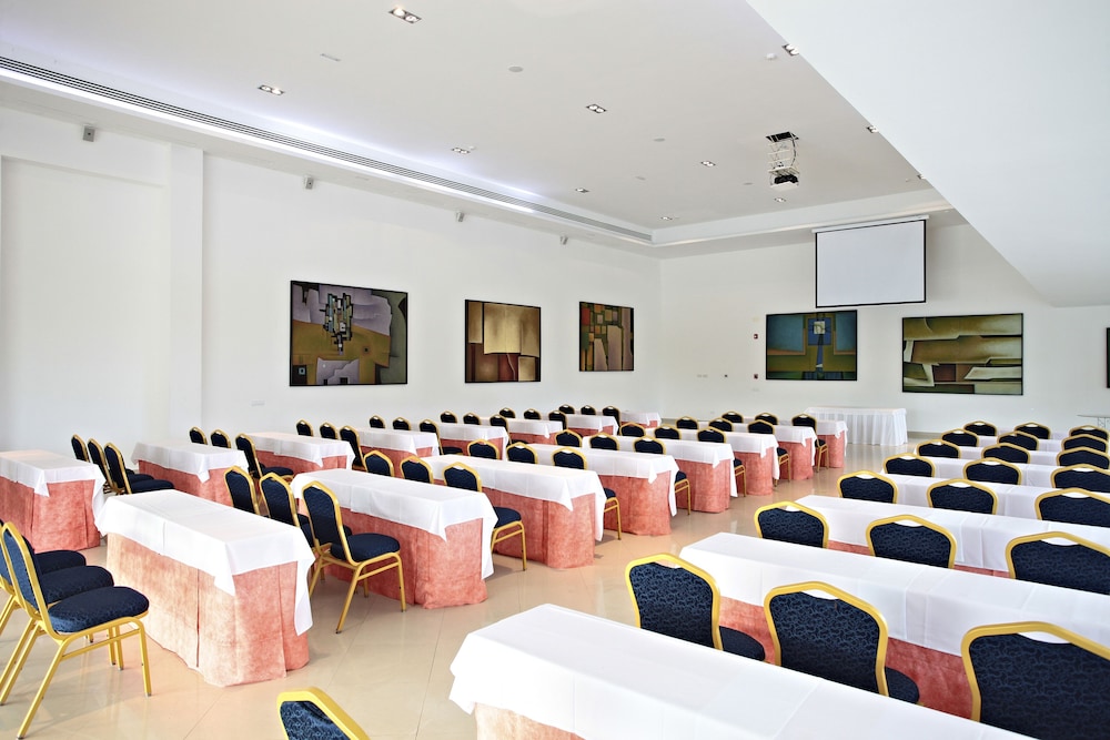 Bahia Principe Explore Coba - Hyatt Inclusive Collection - All Inclusive — Hotel building in Akumal, Quintana Roo