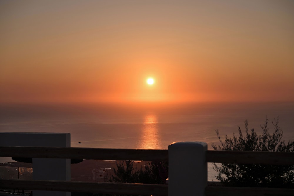 Splendour Hotel and Suites — Beach in Firostefan, South Aegean