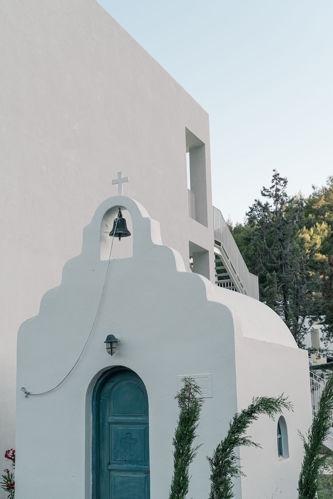 Radisson Resort Plaza Skiathos — Hotel building in Skiathos, Thessaly