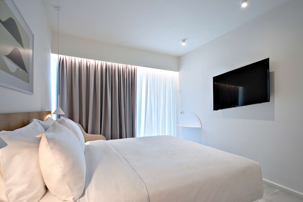 Radisson Resort Plaza Skiathos — Hotel rooms in Skiathos, Thessaly