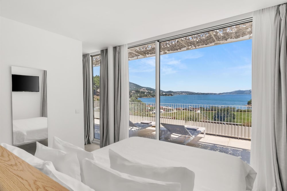 Radisson Resort Plaza Skiathos — Hotel rooms in Skiathos, Thessaly