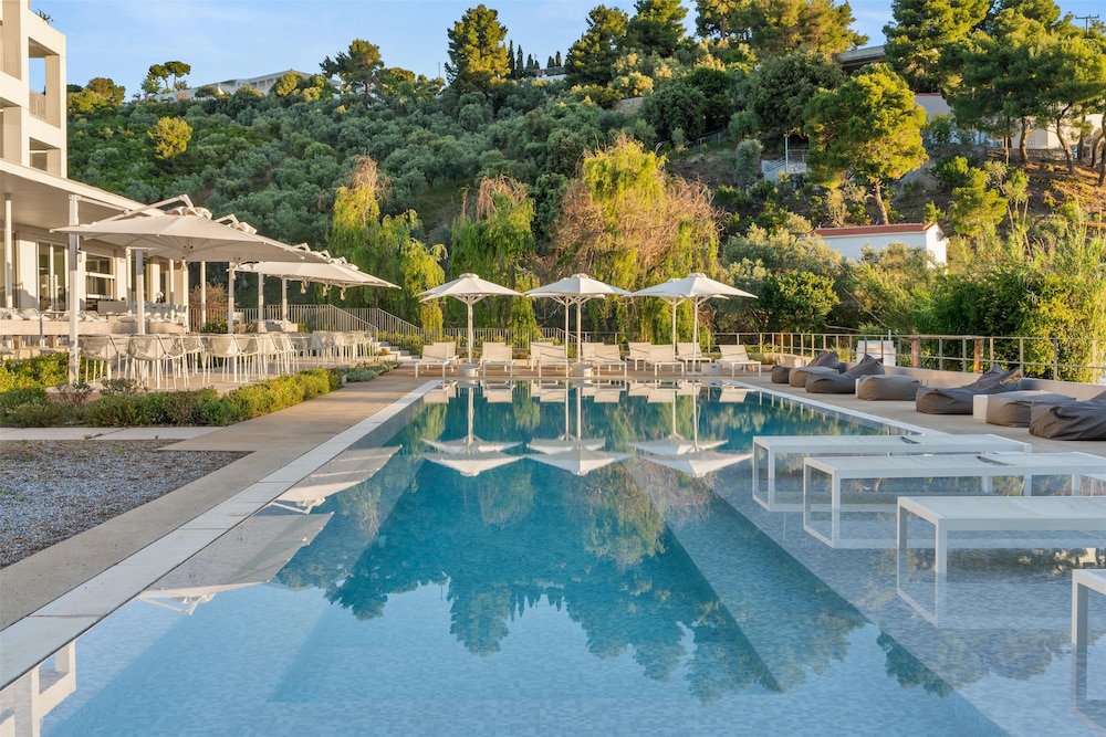 Radisson Resort Plaza Skiathos — Swimming pool in Skiathos, Thessaly