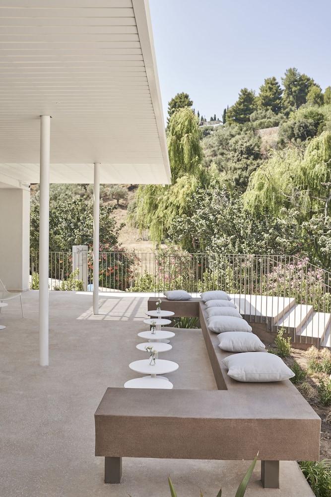 Radisson Resort Plaza Skiathos — Restaurant & bars in Skiathos, Thessaly